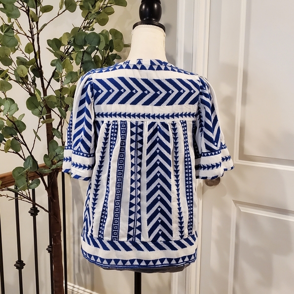 Navy  and White Geometric Blouse - Picture 3 of 7